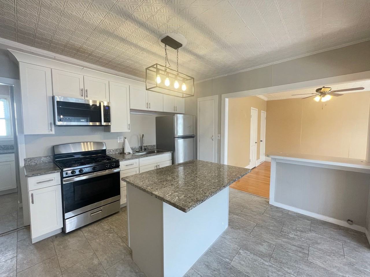 636 Summer St #2