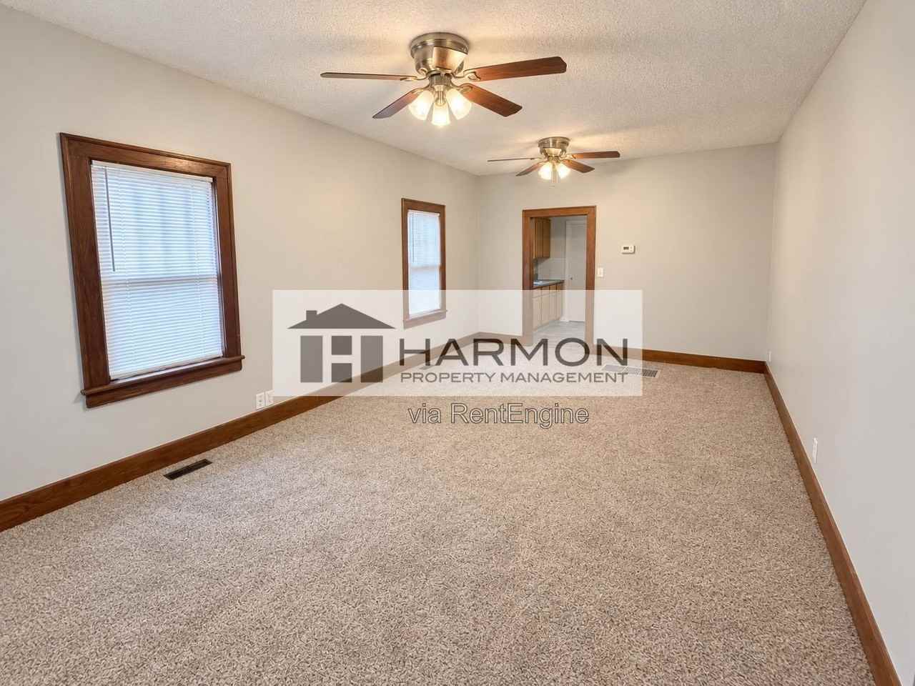 253 N Dodge Ave - Photo 2 of 9