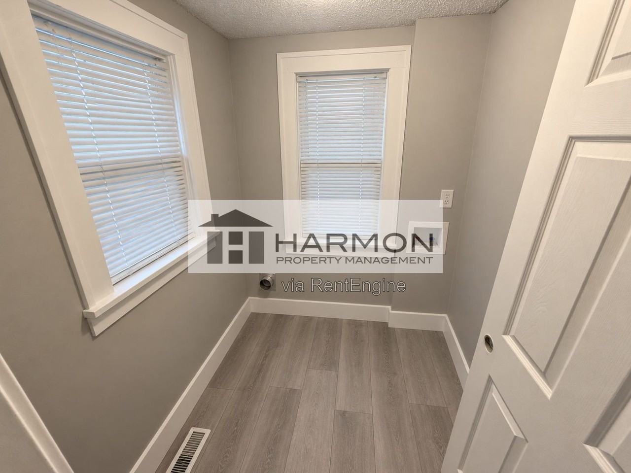 253 N Dodge Ave - Photo 6 of 9