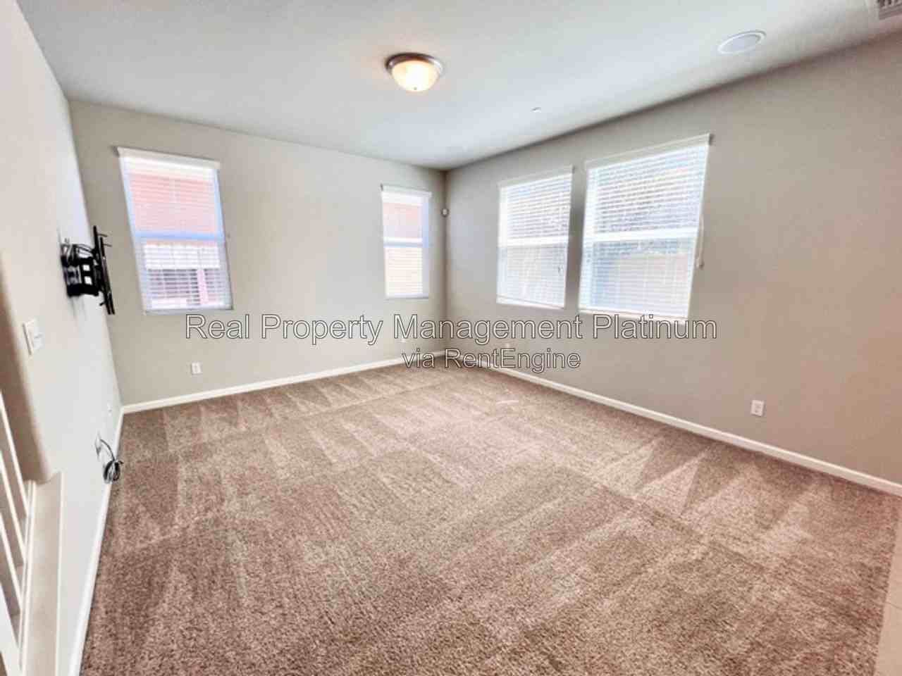 3530 Muse Way - Photo 5 of 18