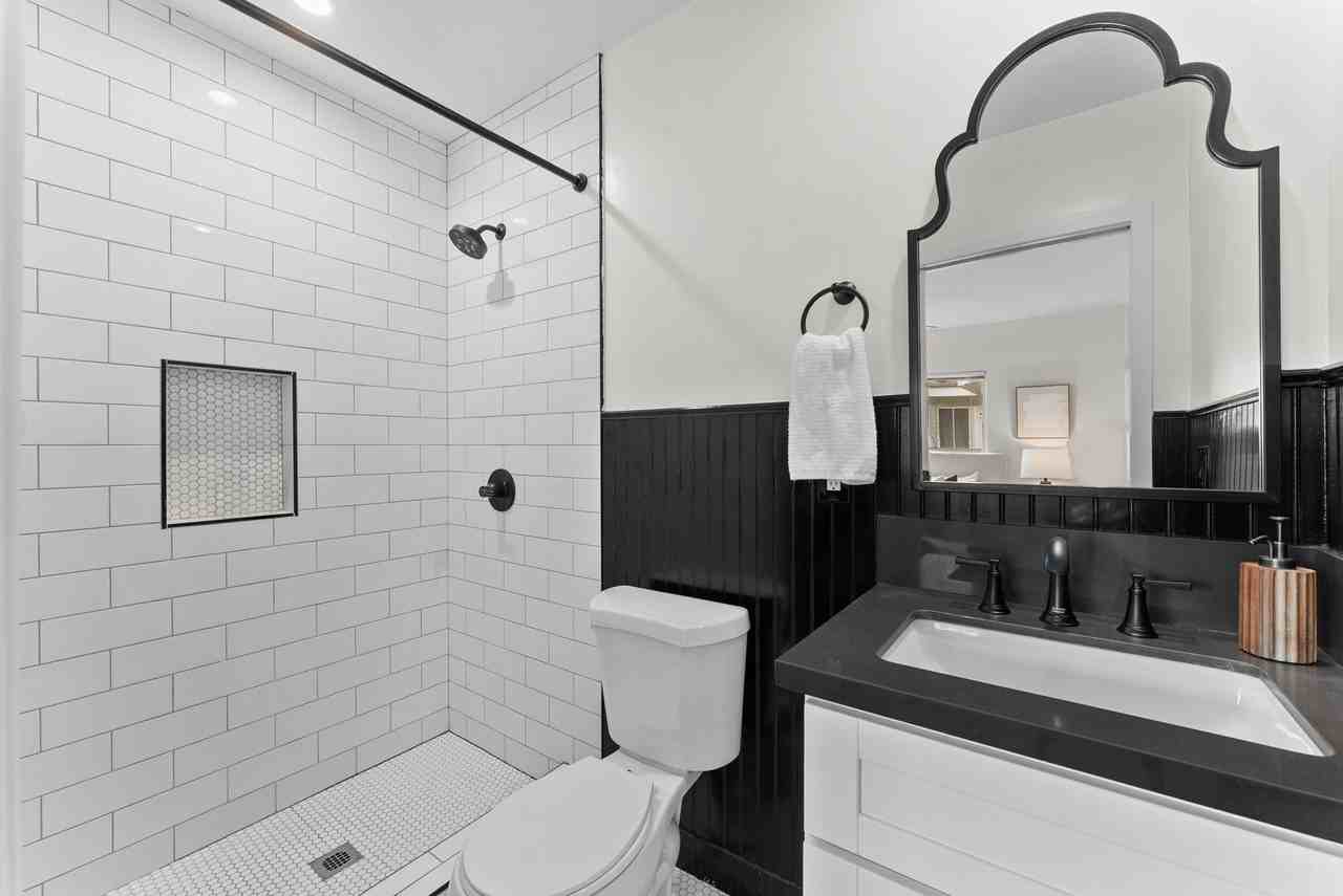 2552 B St - Photo 4 of 22