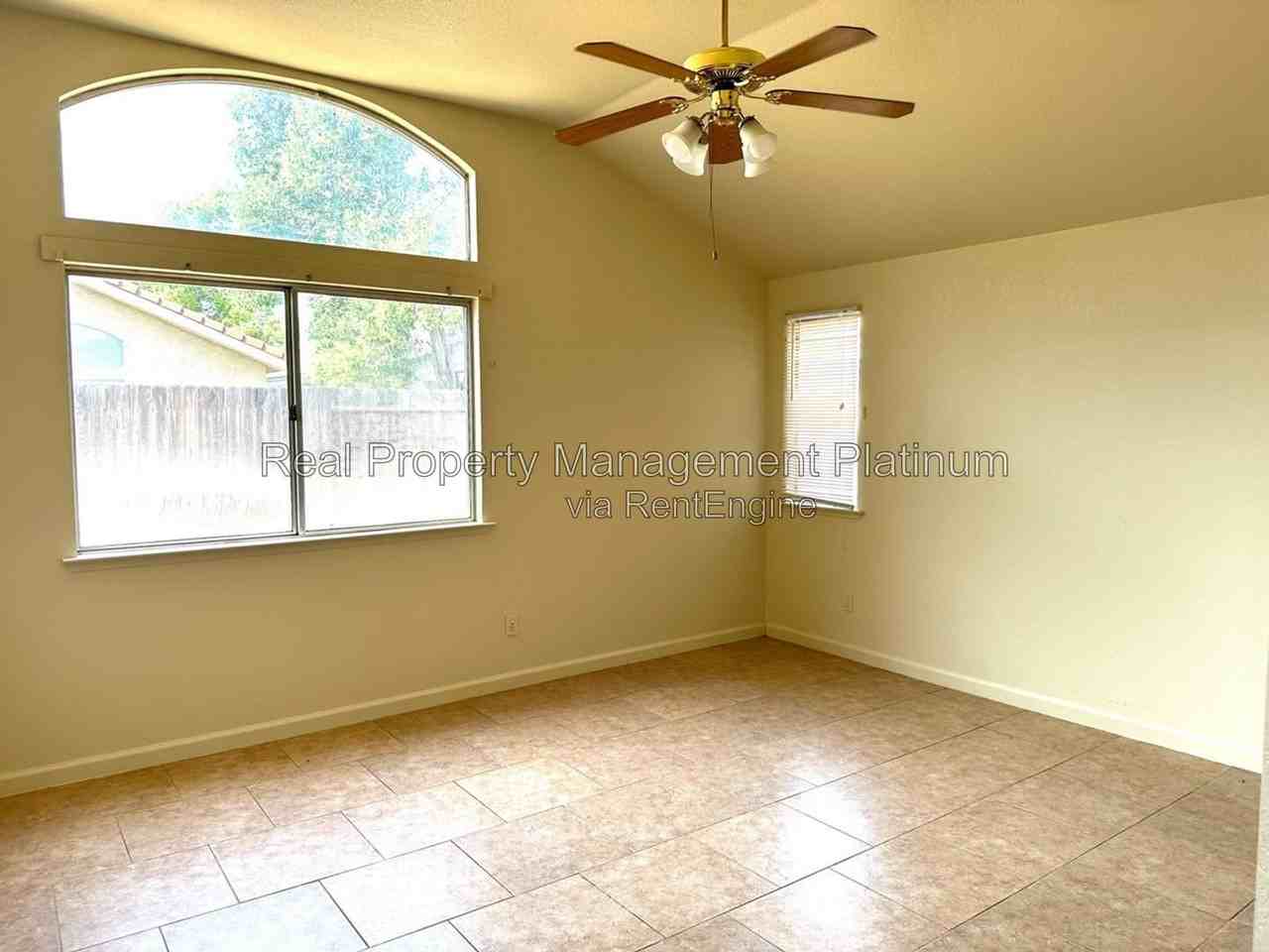 4274 W Weldon Ave - Photo 5 of 18