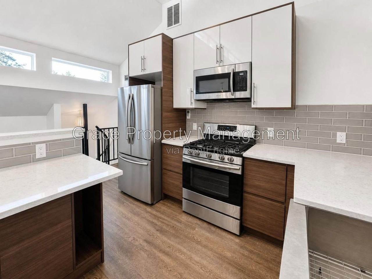 4472 Newton St - Photo 4 of 18