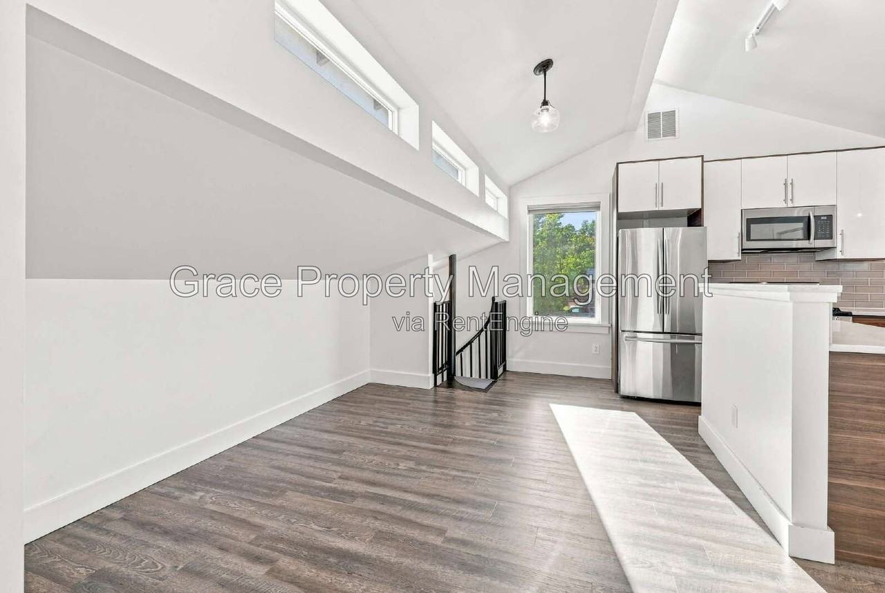 4472 Newton St - Photo 6 of 18