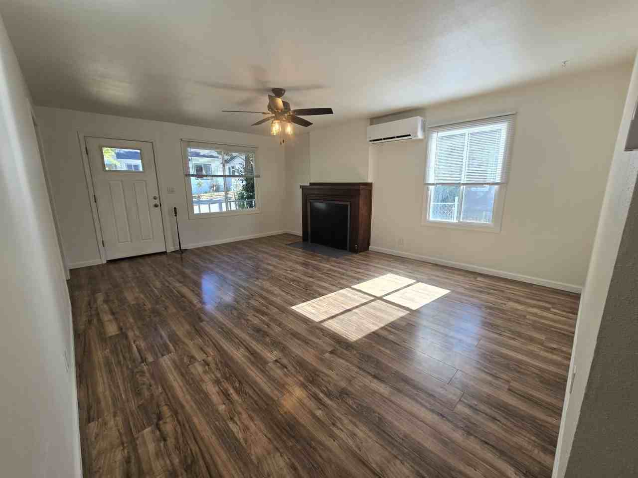 1039 Se Roberts Ave - Photo 3 of 18
