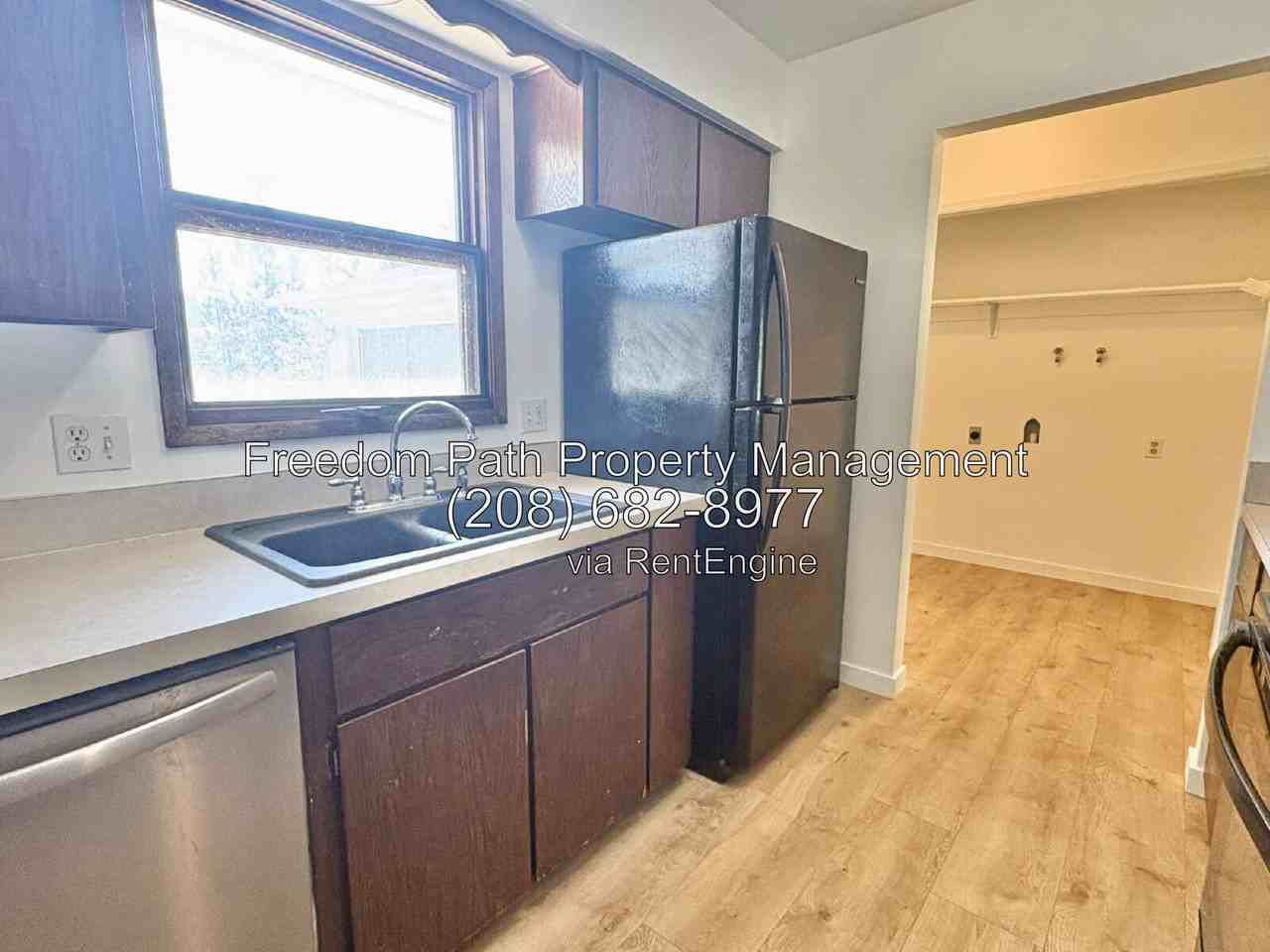 2755 W Fairway Dr - Photo 5 of 16