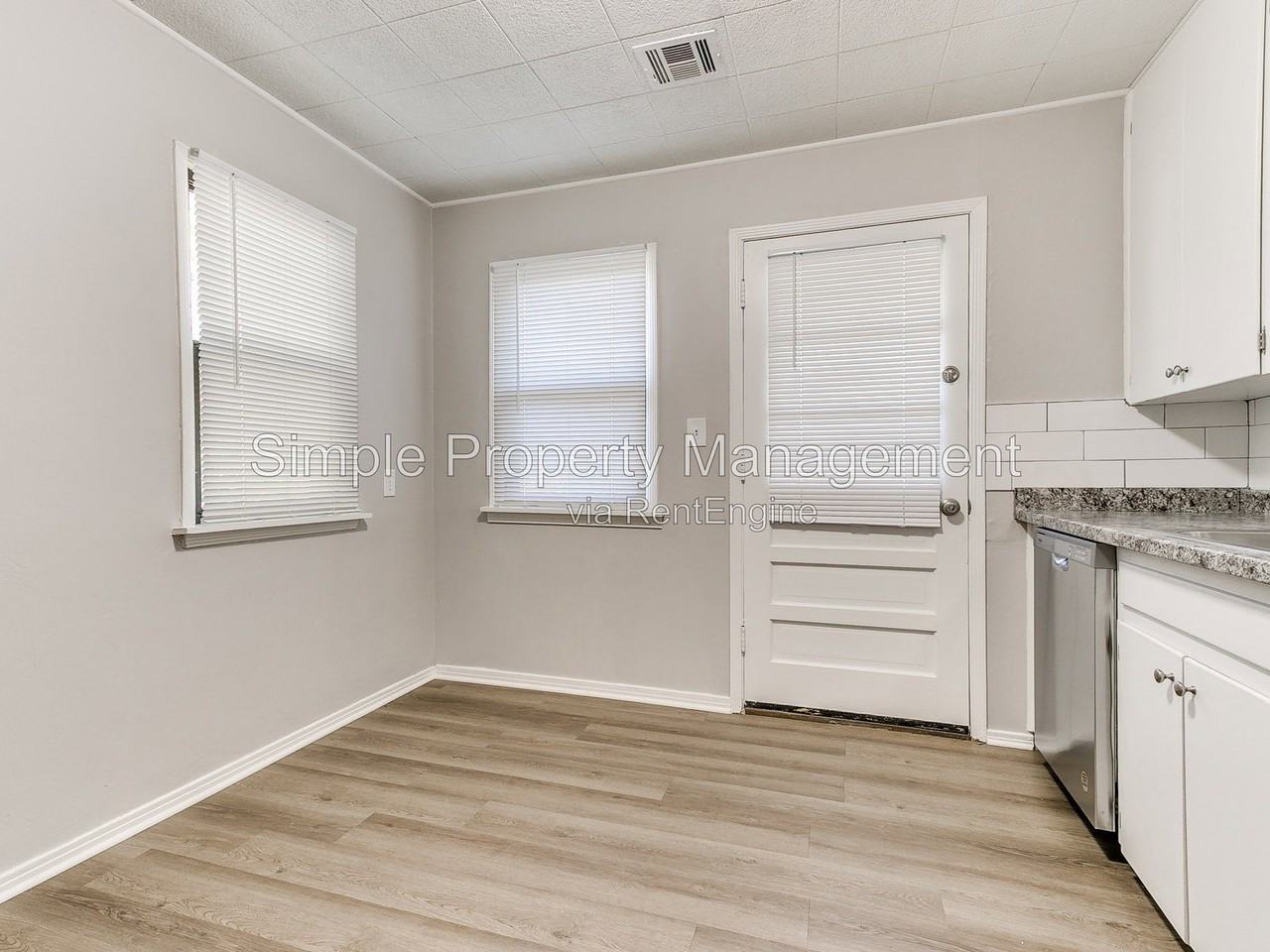 2221 Brighton Ave - Photo 2 of 10