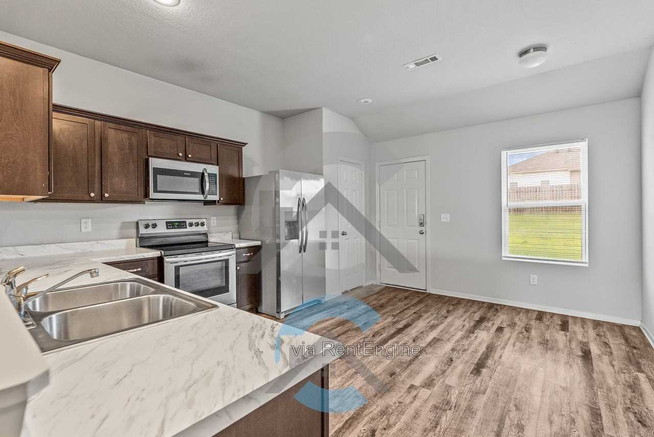9 Summer Breeze Rd - Photo 4 of 16