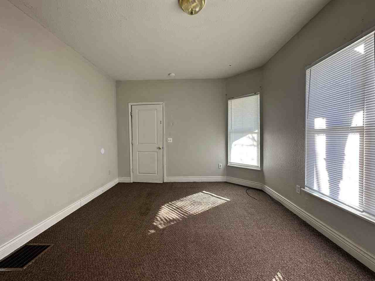 45 Mckinley Ave S - Photo 3 of 15