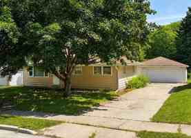 featured image of 911 N Hine Ave