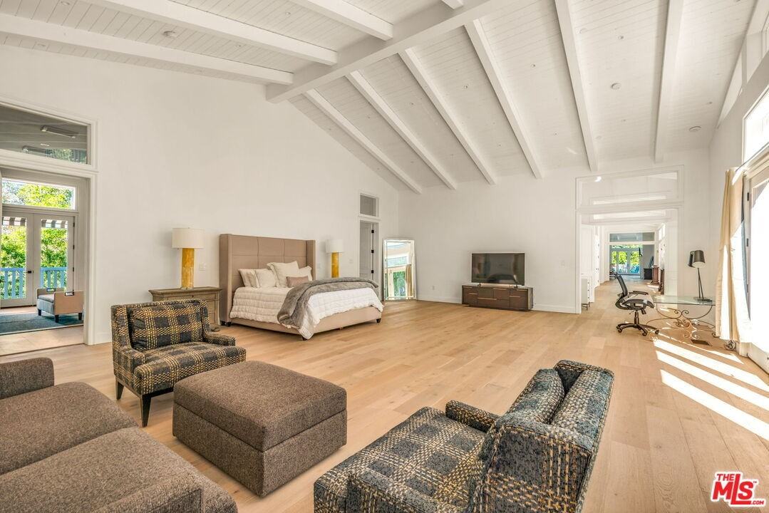 9669 Oak Pass Rd - Photo 6 of 40