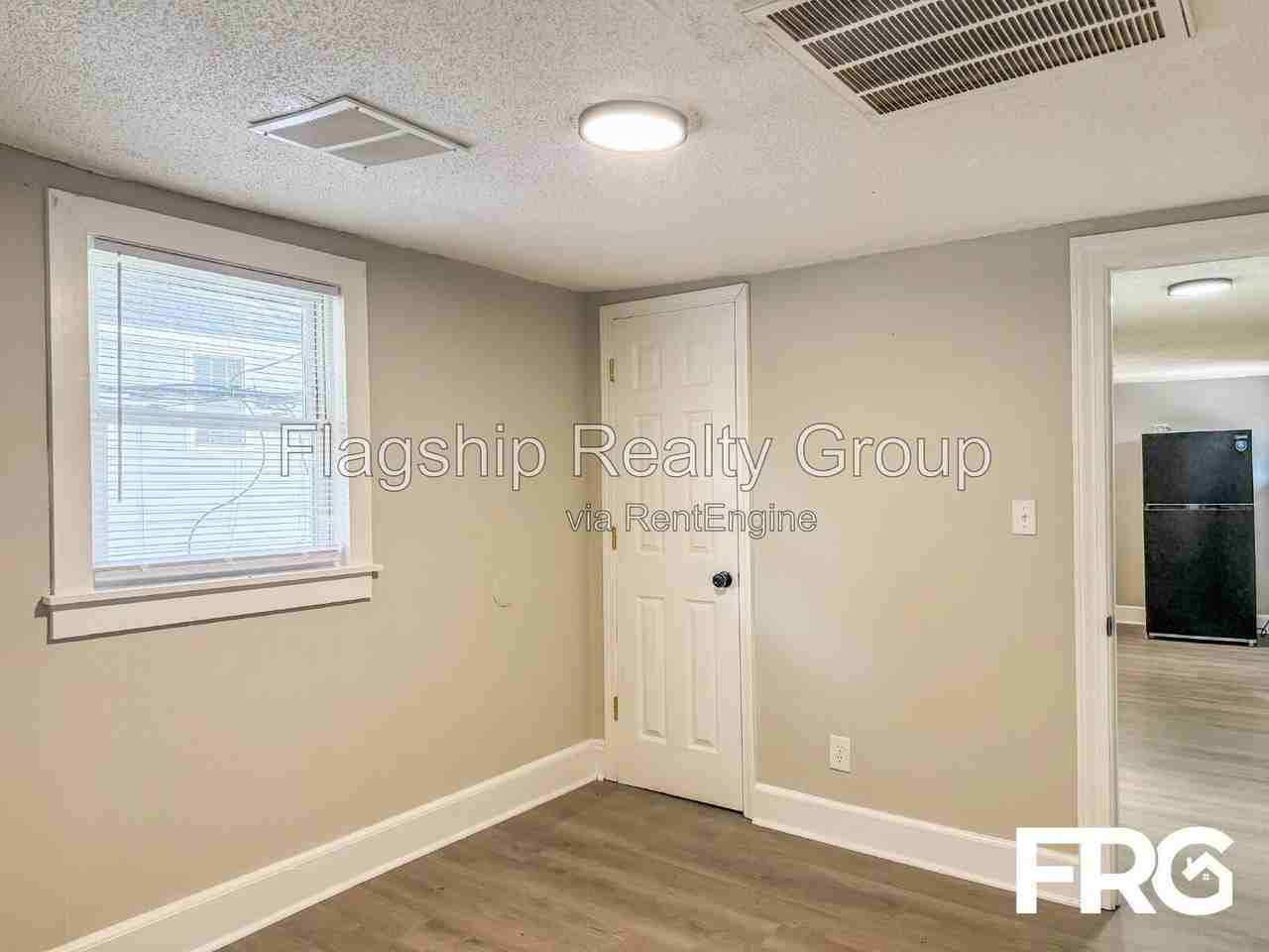 600 Howell St #A - Photo 7 of 34