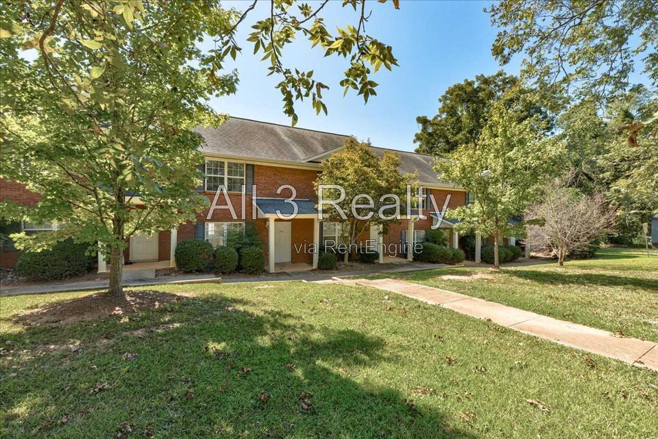279 Christians Walk Unit B - Photo 3 of 28