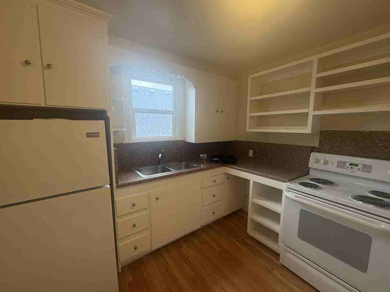 809 Southeast - Photo 4 of 29