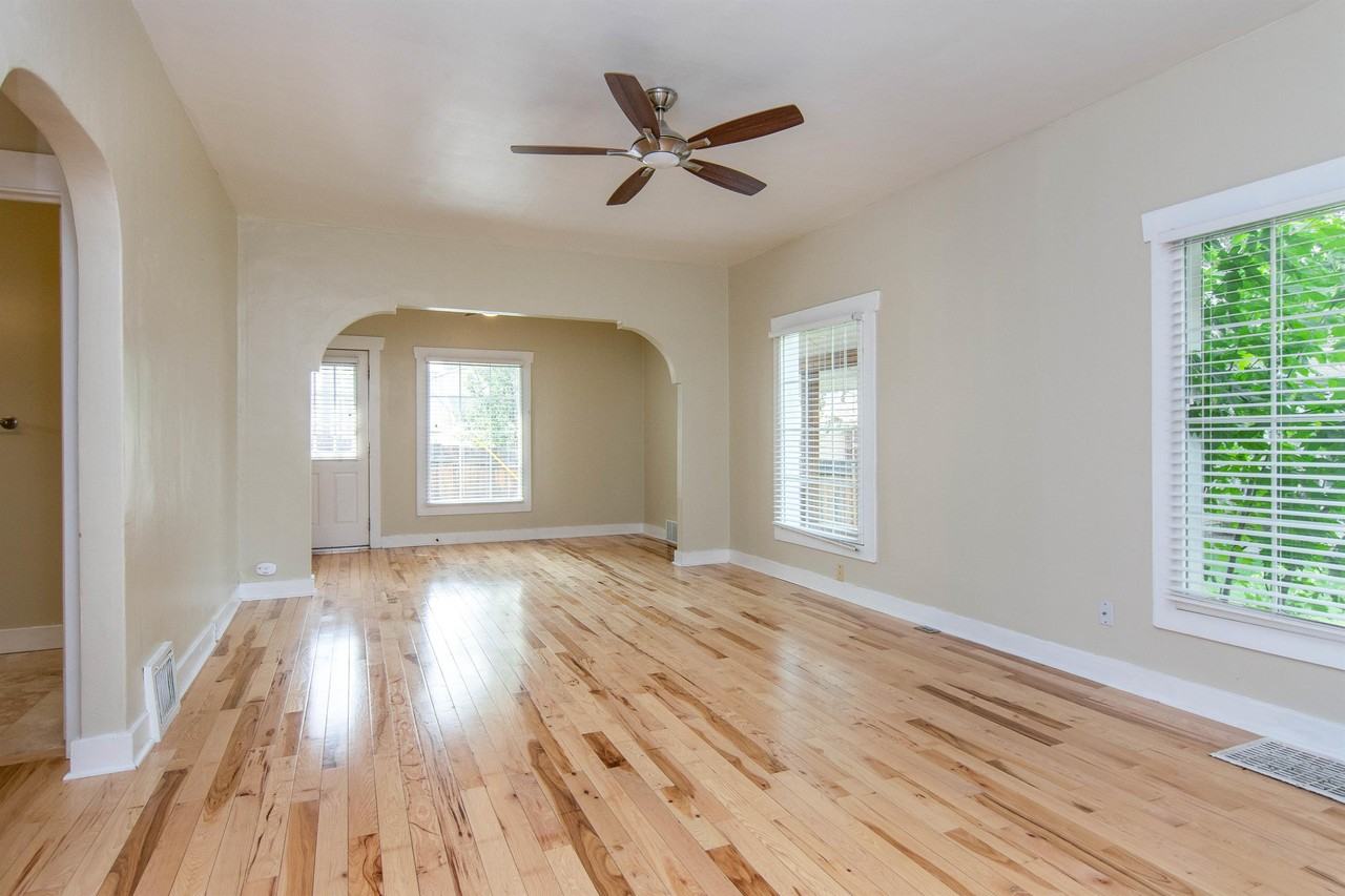 233 E St - Photo 5 of 13