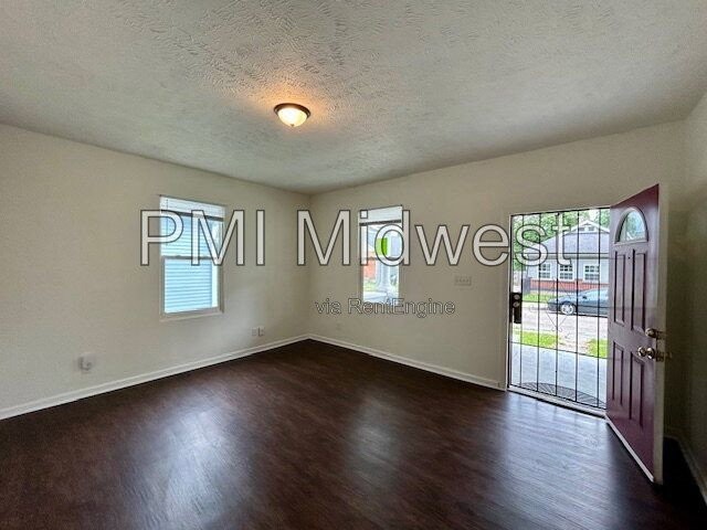 2623 Indianapolis Ave - Photo 7 of 26