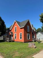 featured image of 838 1/2 Menomonie St