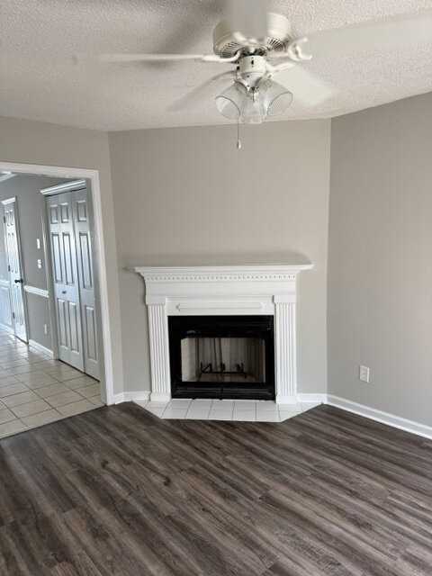 3930 Sterling Pointe Dr - Photo 3 of 17