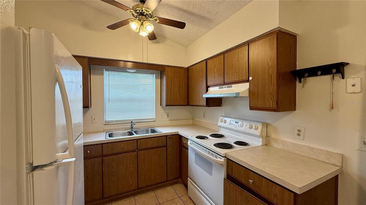 124 E 17th St - Photo 2 of 15