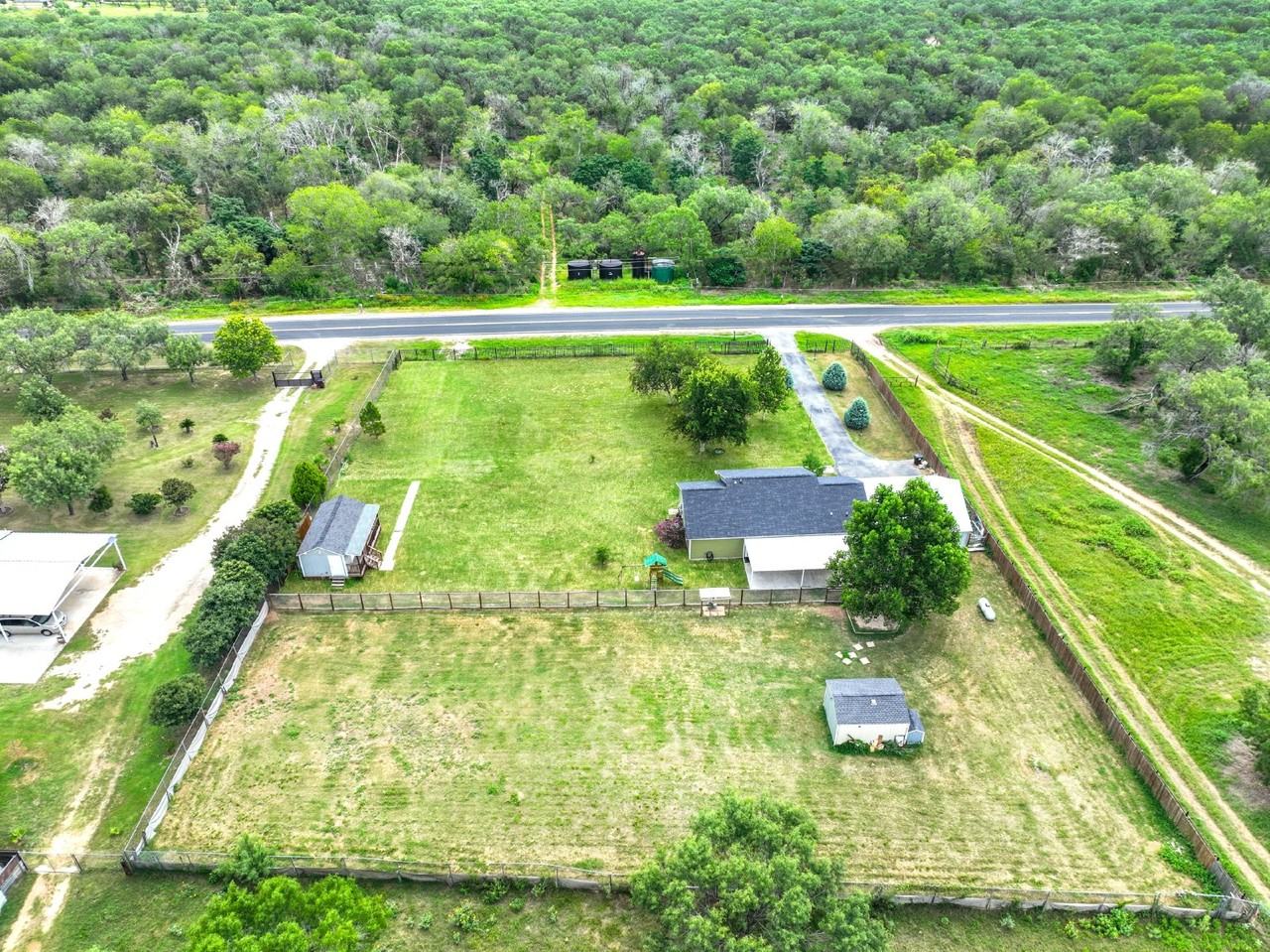 20051 Senior Rd - Photo 5 of 48