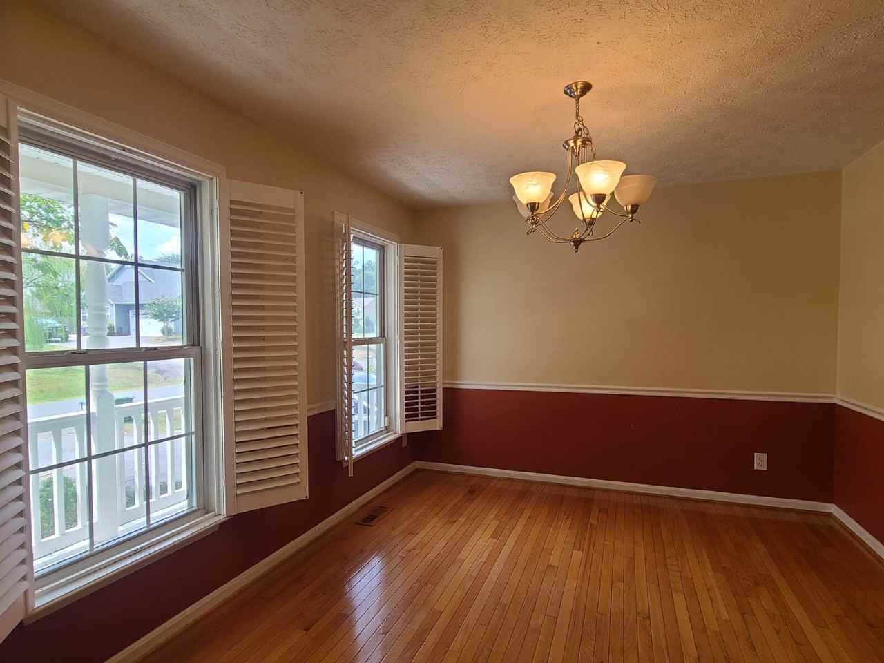 10 Lockwood Dr - Photo 5 of 44