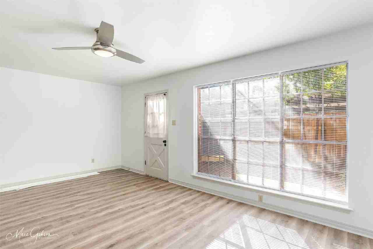 247 E Stephenson St - Photo 4 of 19