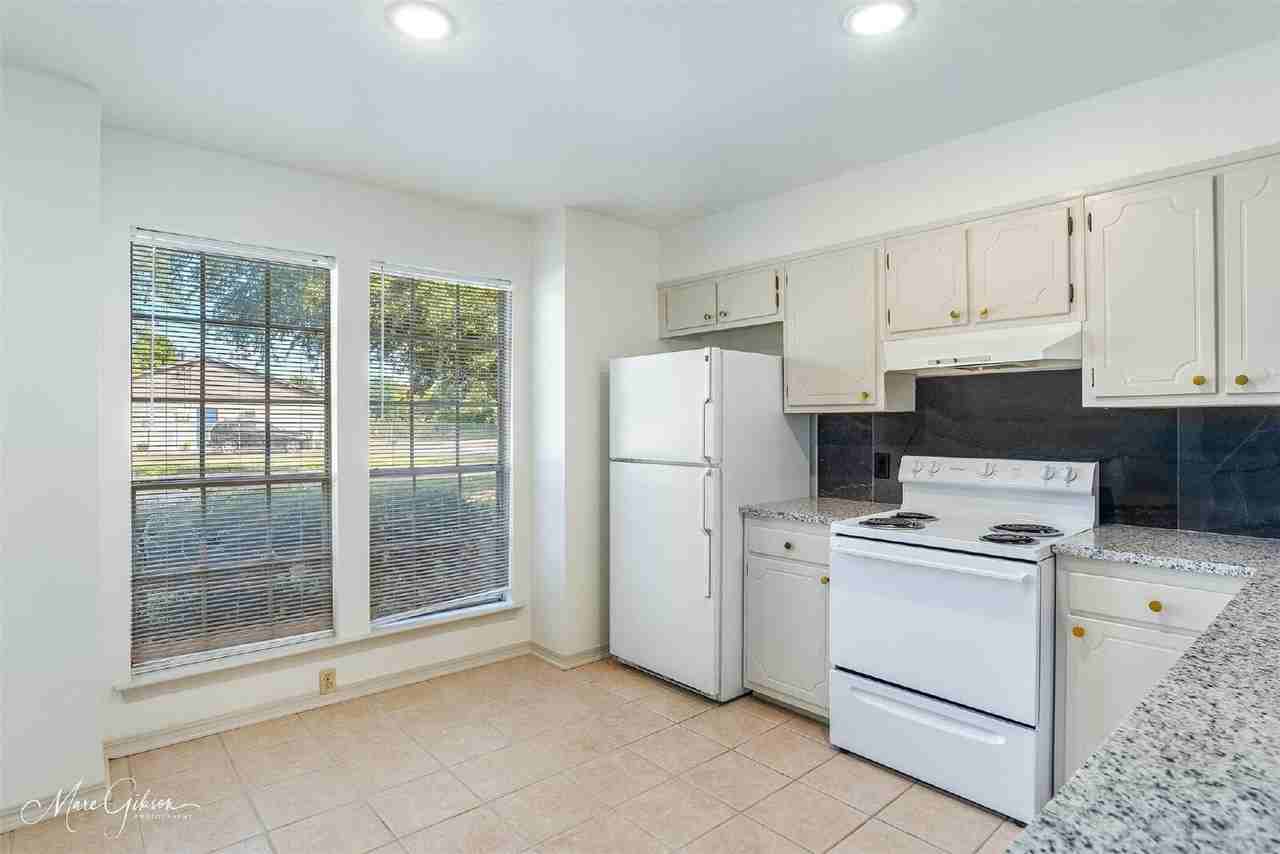 247 E Stephenson St - Photo 6 of 19