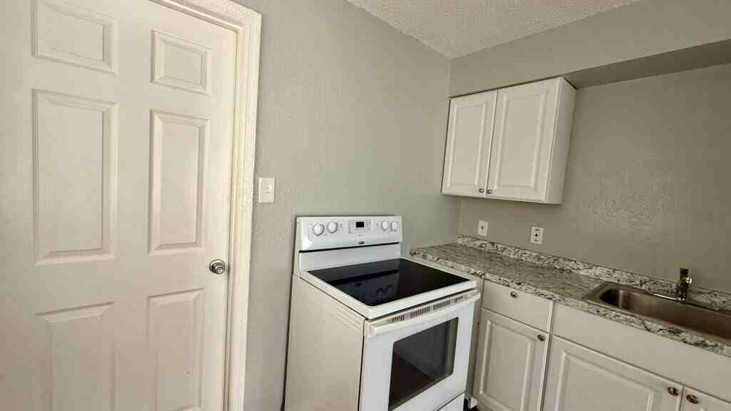 205 Mill St - Photo 3 of 14