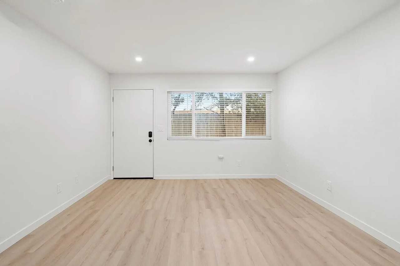1576 13th St - Photo 7 of 16