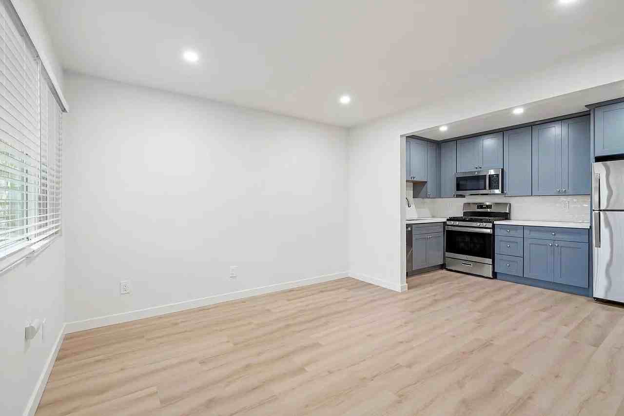 1578 13th St - Photo 3 of 17