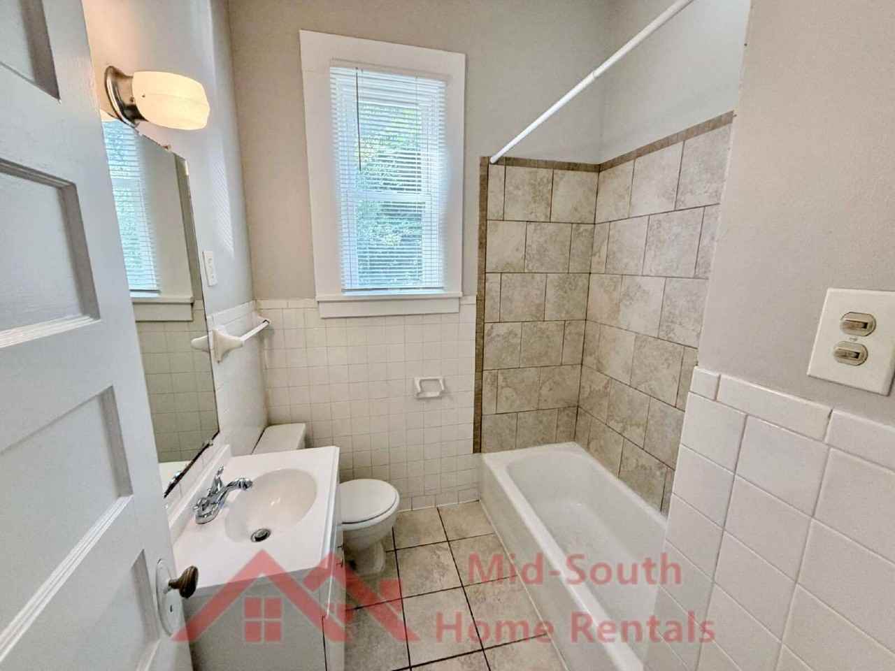 1277 Carr Ave Unit 2 - Photo 7 of 14