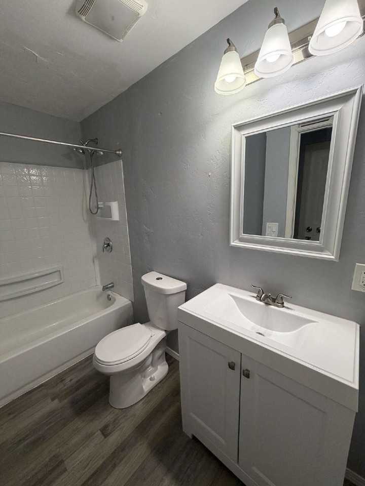 4128 Se 42nd St - Photo 7 of 12