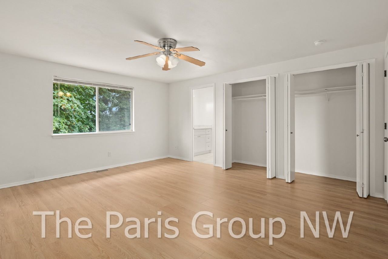1313 Monroe Ave Ne - Photo 4 of 42