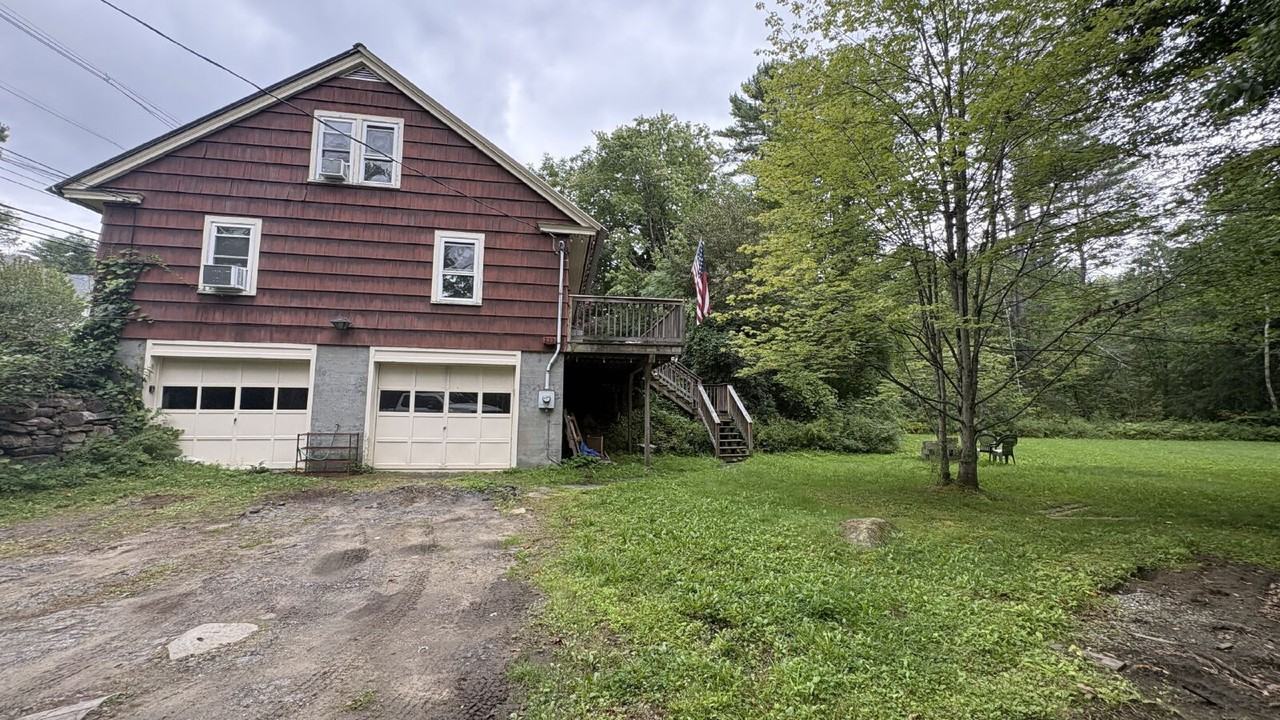 153 Highland St - Photo 3 of 21