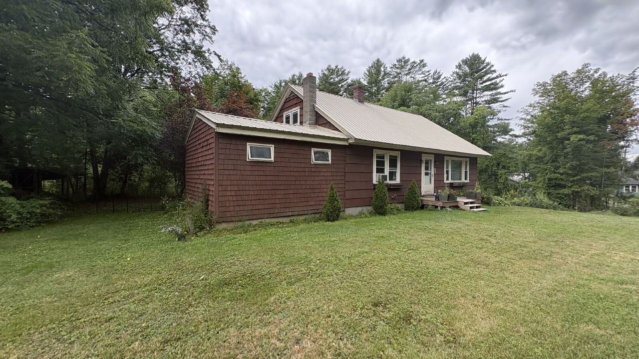 153 Highland St - Photo 4 of 21