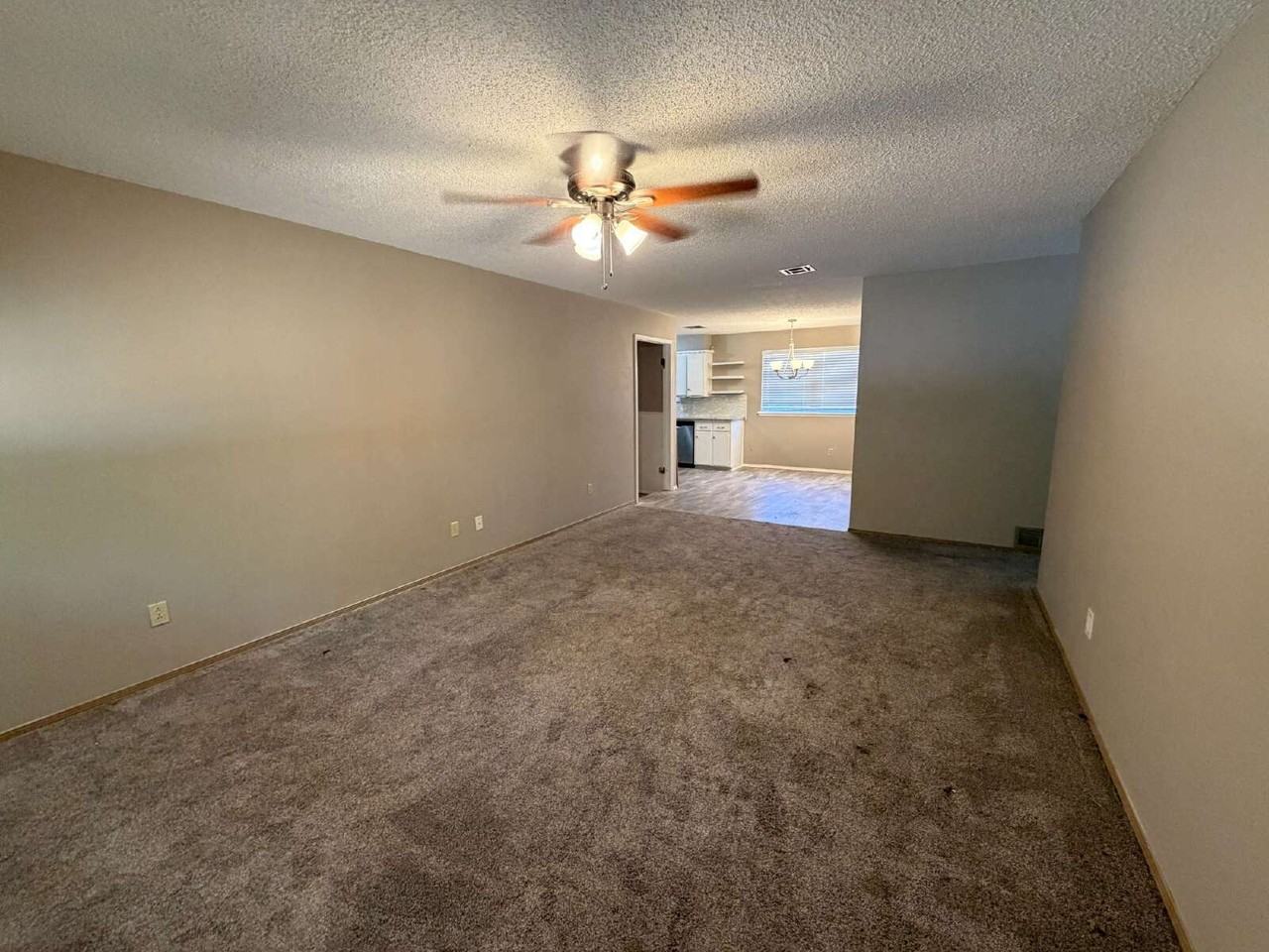 8213 Nw 36th Ter - Photo 6 of 17