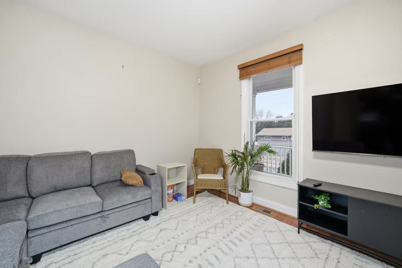 9524 14th Bay St - Photo 6 of 46