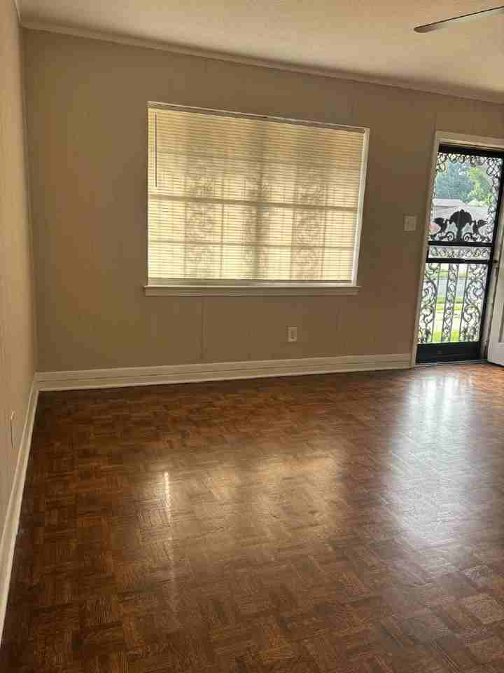 3775 Ashburn St - Photo 2 of 16