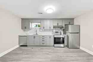 15 Elgin St W #LOWER - Photo 1 of 1