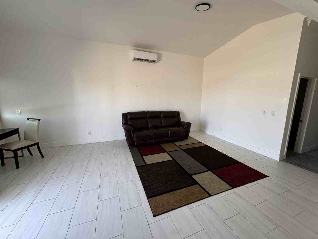 150 Metropolitan Dr - Photo 2 of 21