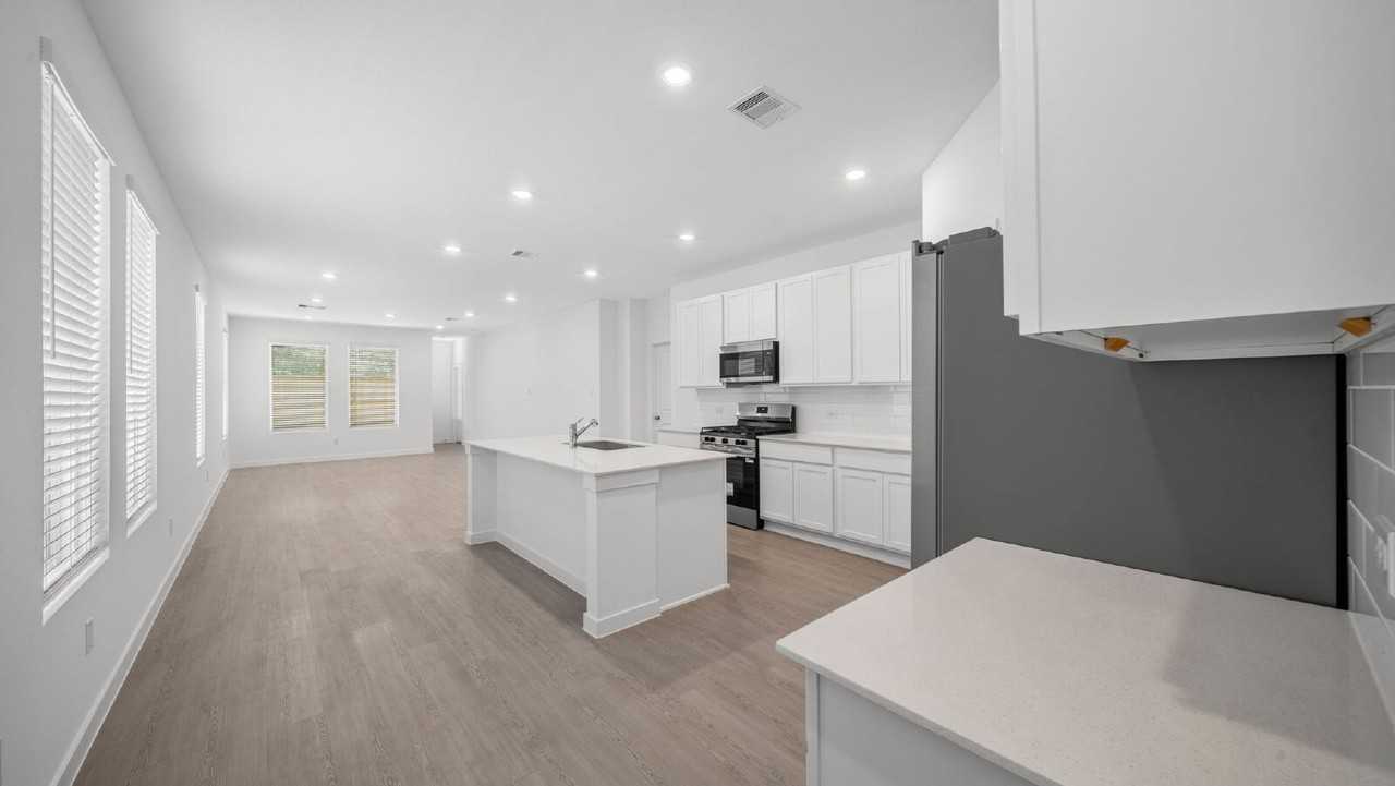 13111 Pine Trace St - Photo 3 of 19