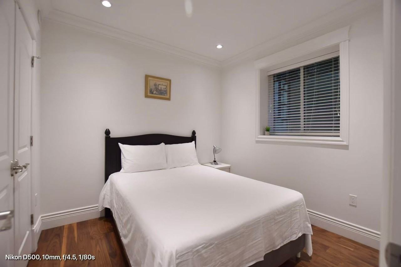 1151 West 21st Street - Photo 4 of 15