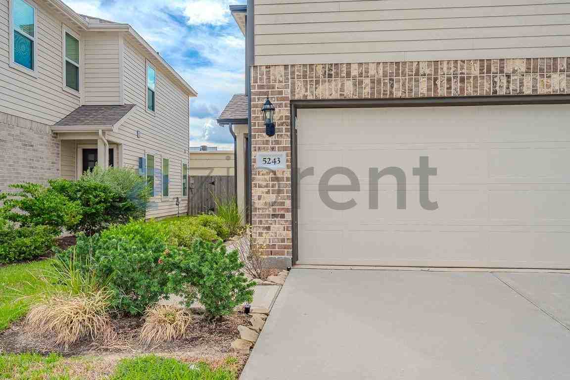 5243 Shallowhurst Ln - Photo 4 of 28