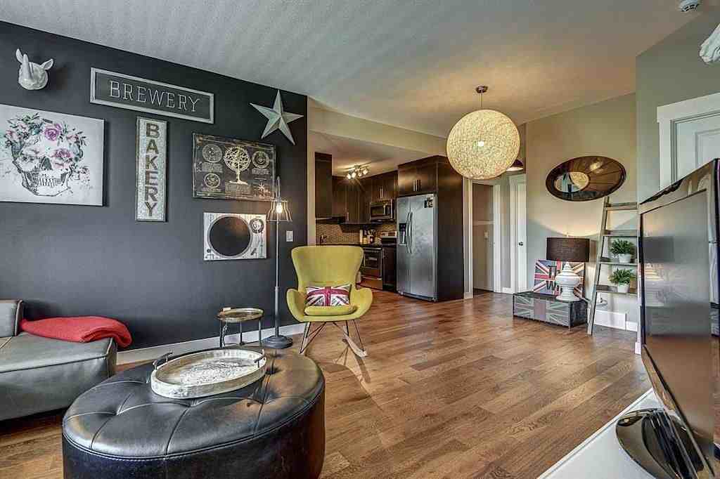 4 - 4 - 51 West Coach Manor, SW ##Sw - Photo 6 of 21
