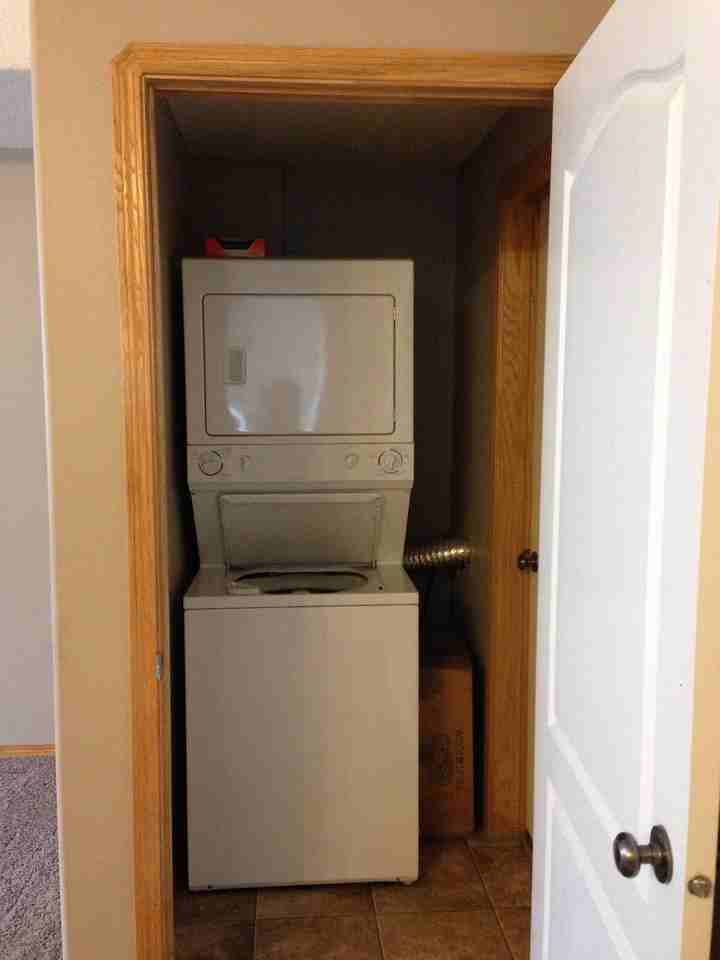 525B - 525b Maple Avenue Southeast - Photo 7 of 8