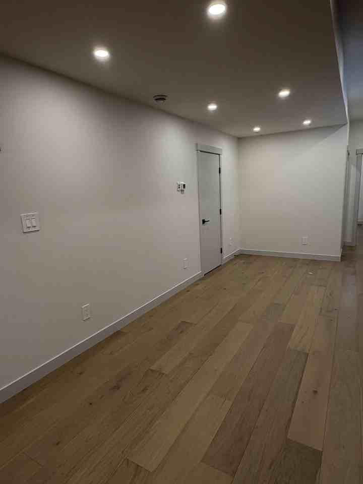 1330 8 Ave Se - Photo 4 of 18