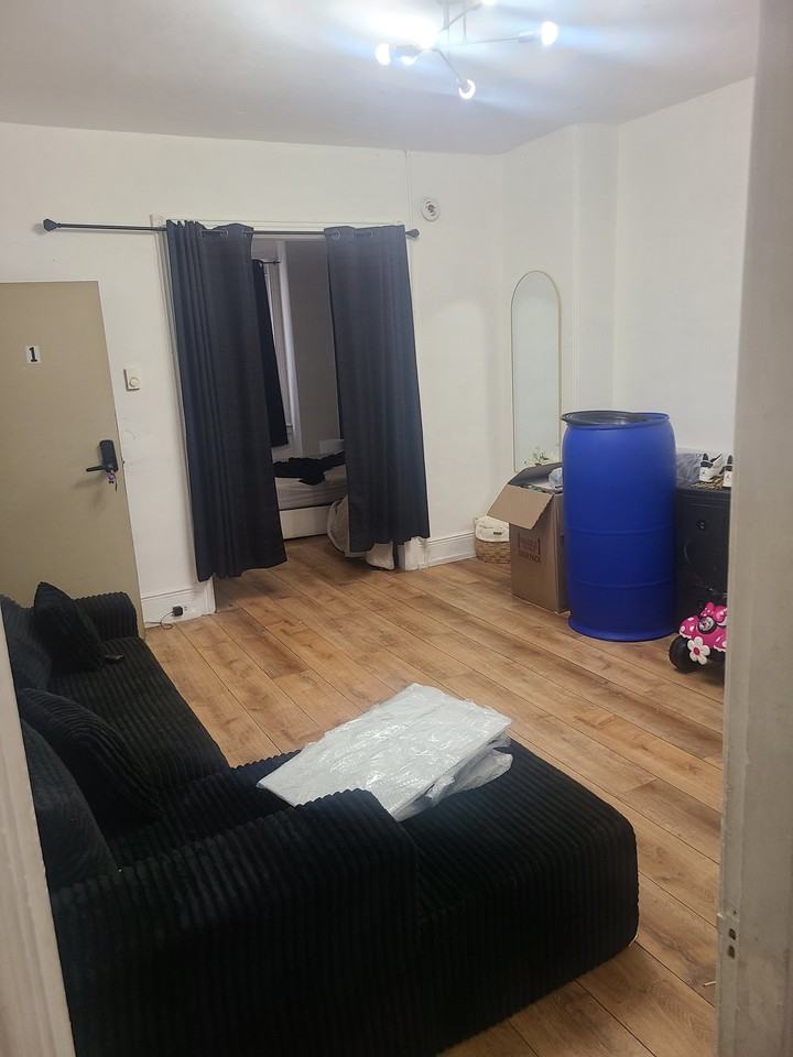1021 Butler St - Photo 2 of 5