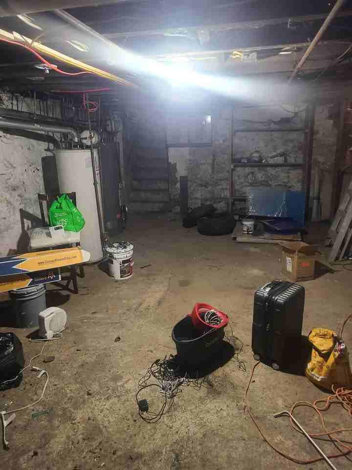 1021 Butler St - Photo 3 of 5