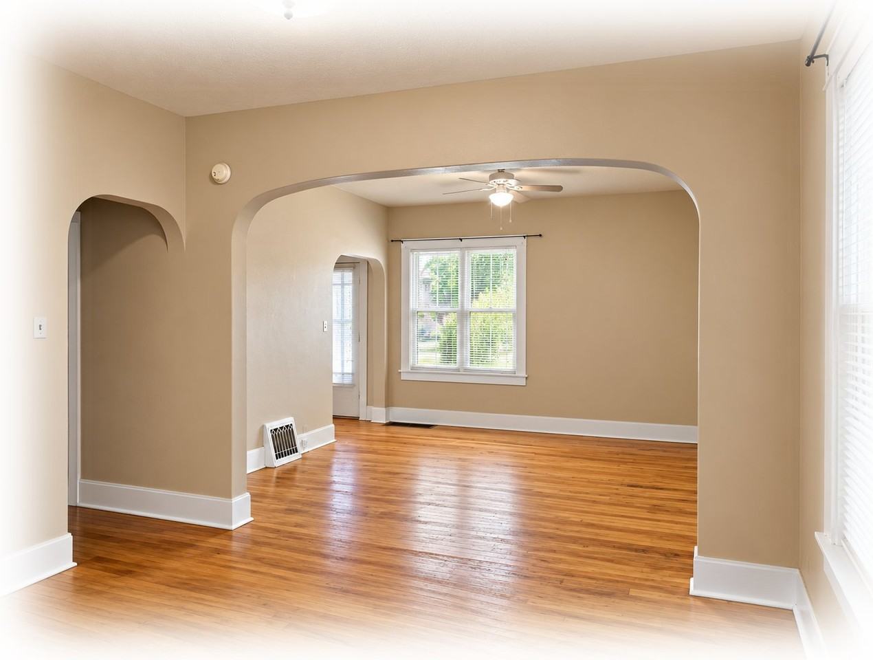 219 E Callender St - Photo 2 of 50