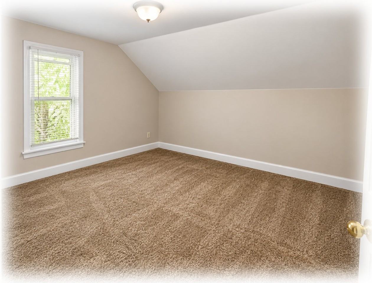 219 E Callender St - Photo 6 of 50